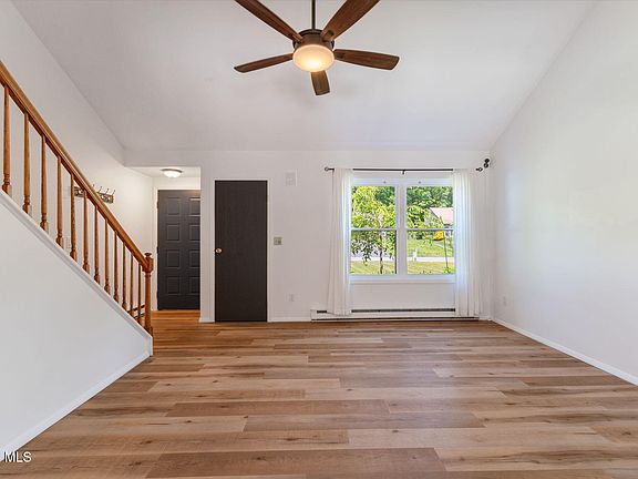 3rd image of 240 Thimbleberry Road