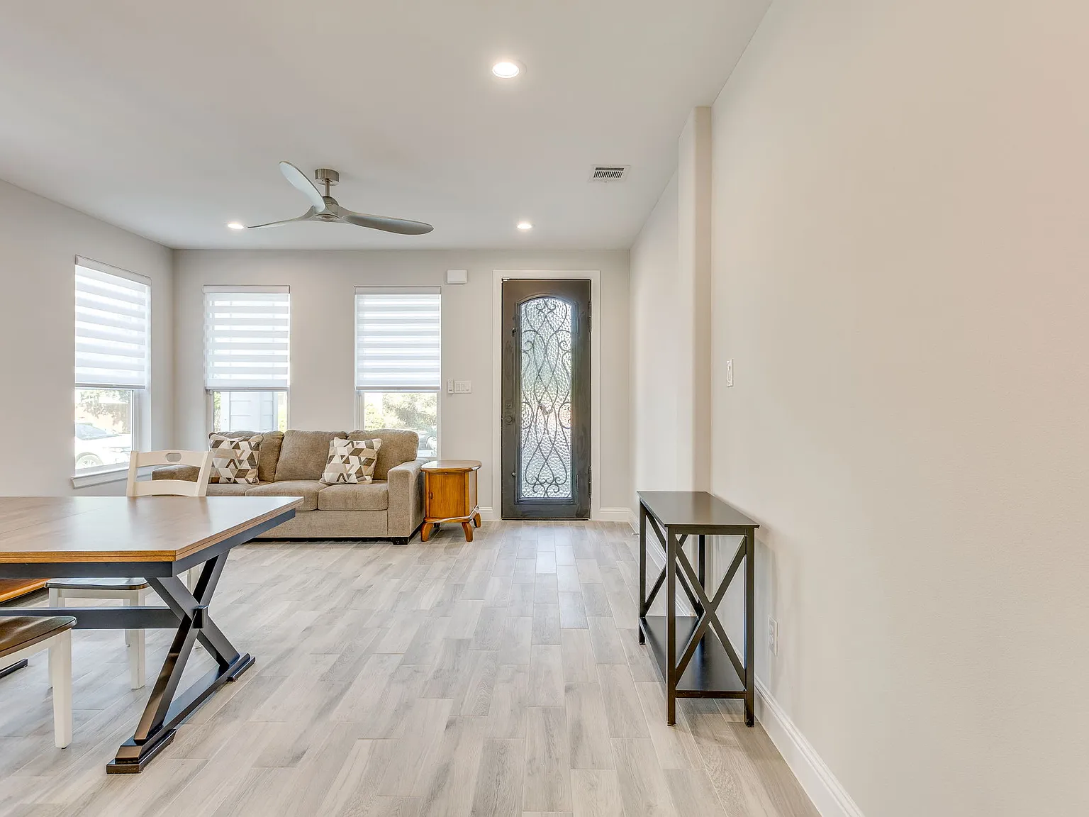 6 bed, 6.5 bath, 2660 sqft, $6,000 — Photo 3