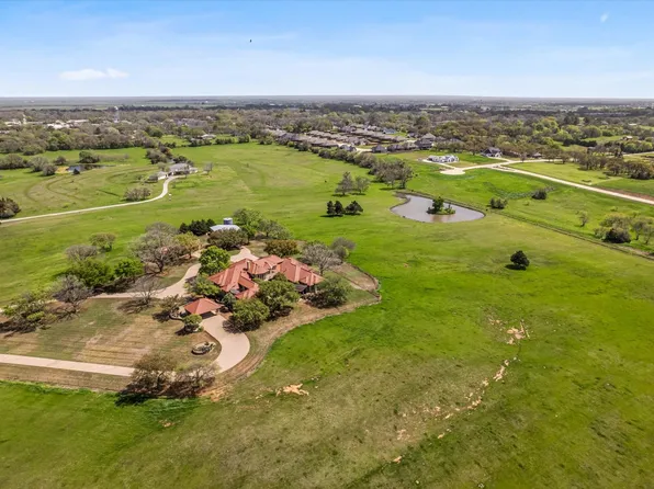 701 W Walcott St, Pilot Point, TX 76258