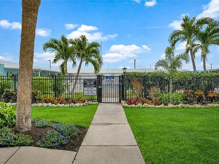 4908 38th Way S #501 — Photo 78