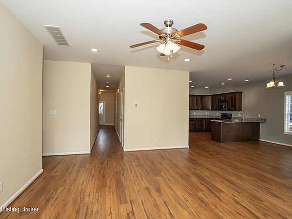 4th image of 3411 Eastbrook Dr