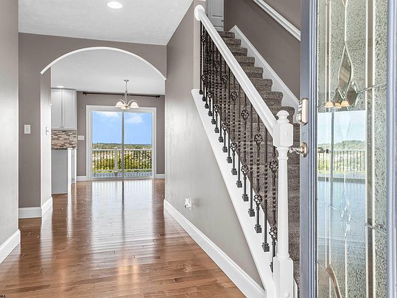 2nd image of 127 Canto Dr