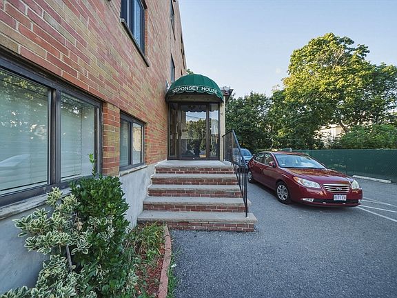 3rd image of 10 Coffey St APT 25