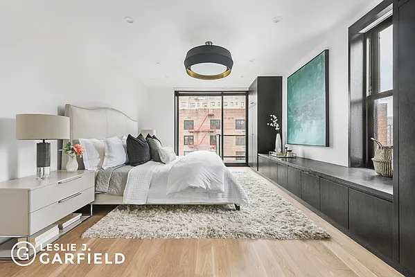Sold by Leslie J. Garfield | media 6
