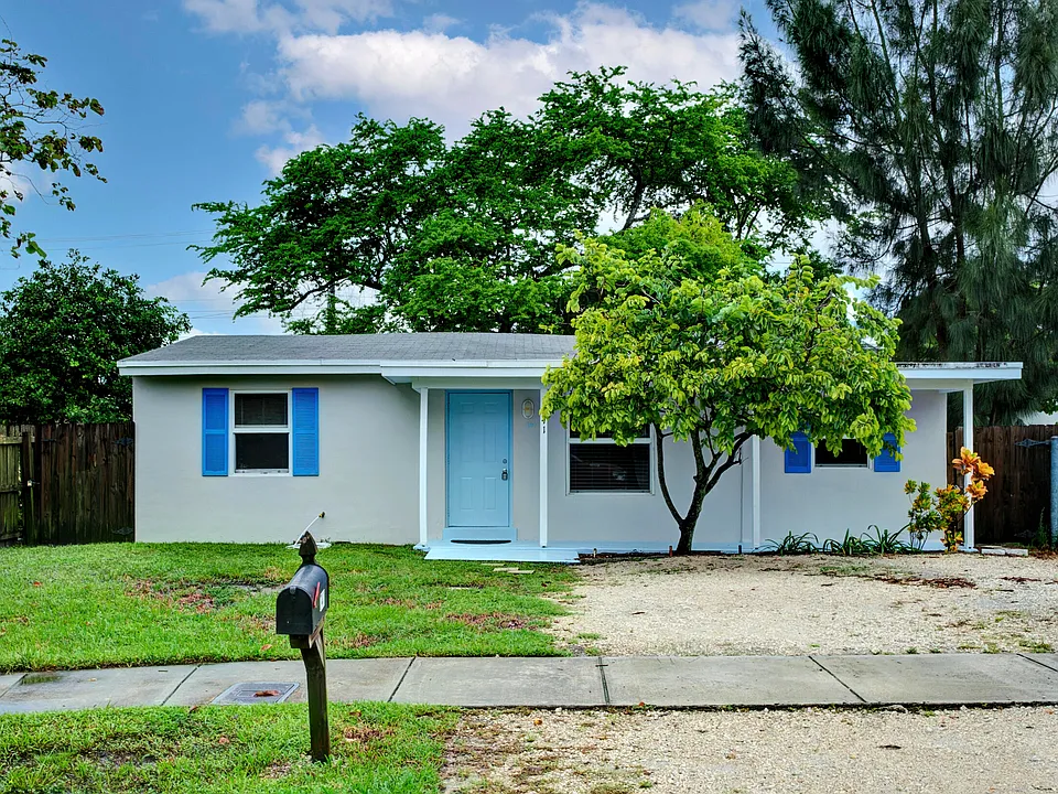 741 NW 4th Ave