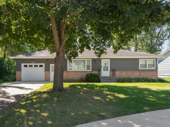 201 Linden Pl S, Northfield, MN 55057