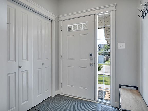 3rd image of 3 Meadowview Ct
