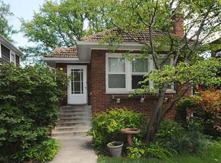 2227 Lincolnwood Dr, Evanston, IL 60201