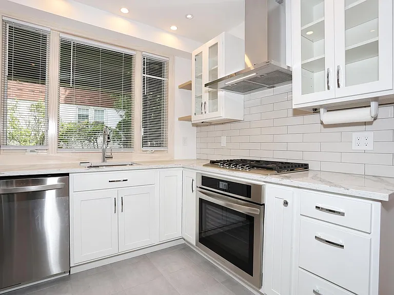 25 Bogert Pl #1 — Photo 11