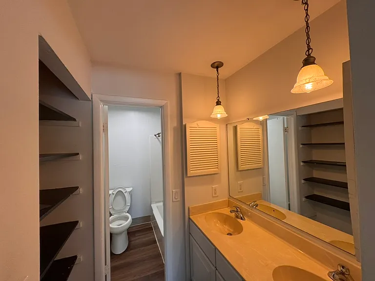 1230 E Dayton St #4 — Photo 3