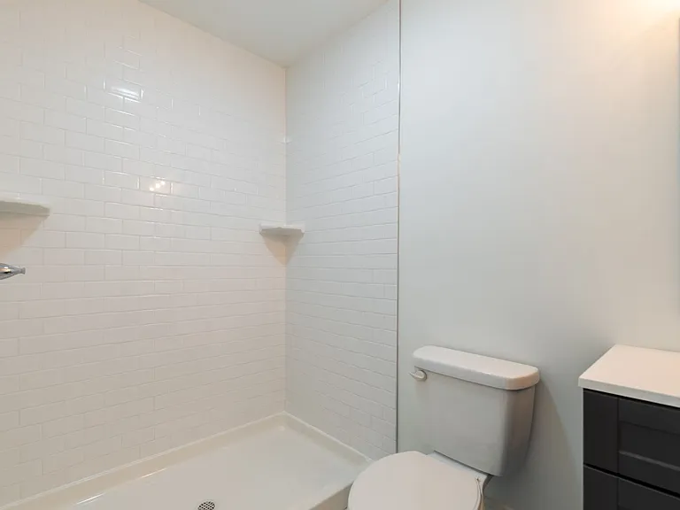 528 E Normal St — Photo 31