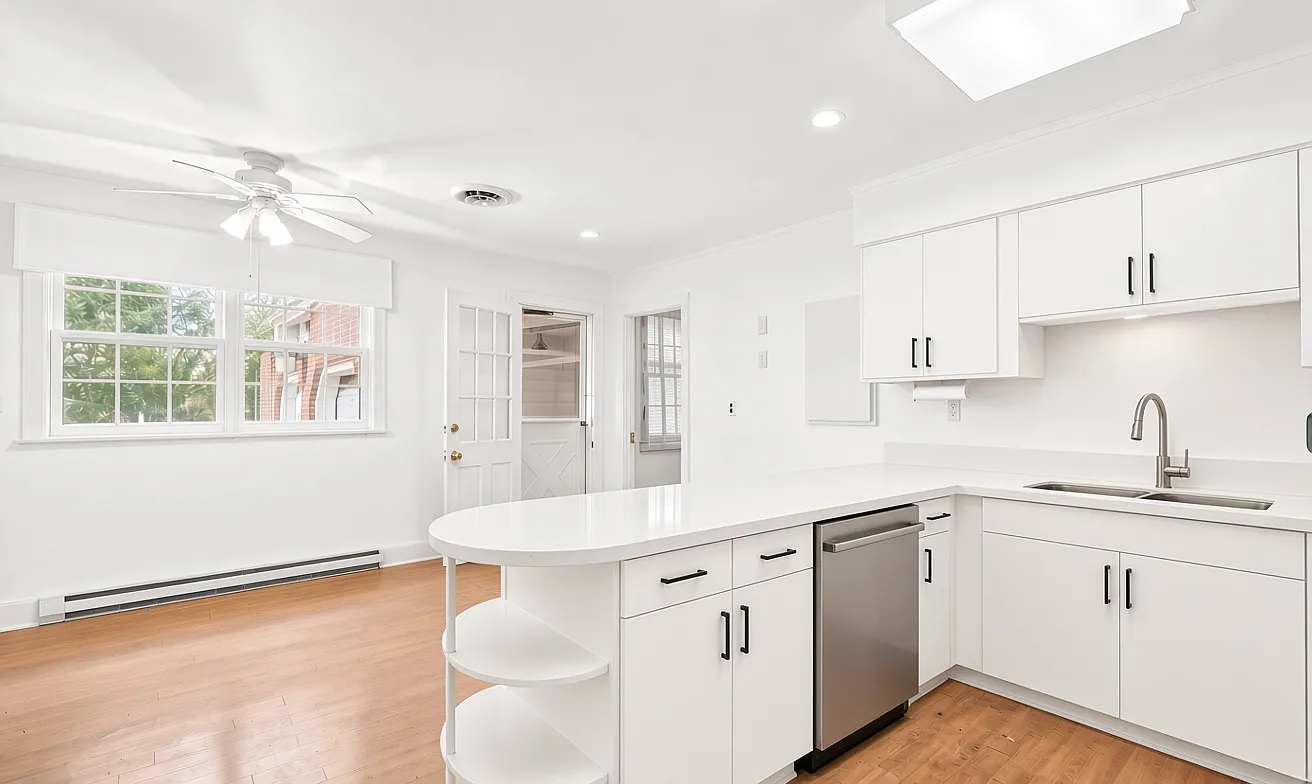 3 bed, $1,875 — Photo 4