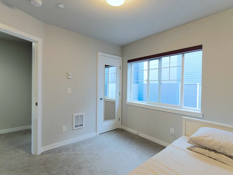 2728 S Andover St — Photo 12
