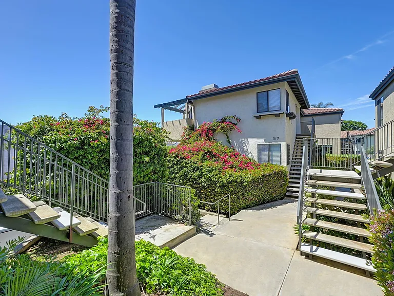 315 Acacia Ave — Photo 5