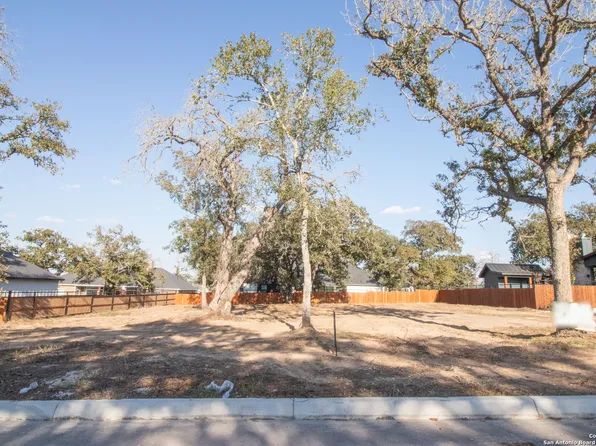 109 Laurel Heights LOT 3, La Vernia, TX 78121
