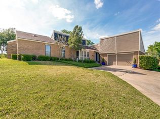 1701 Northtown Dr, Grand Prairie, TX 75050