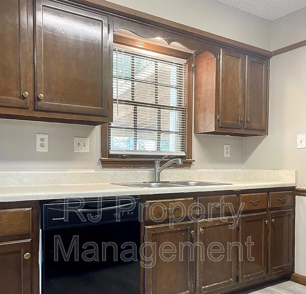 6600 Stockport Dr — Photo 9