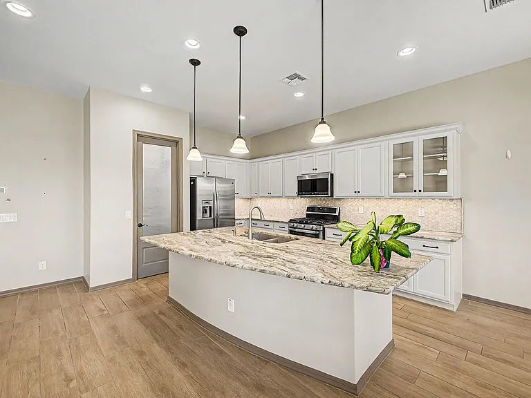 1315 W Alpine Tree Ave — Photo 10