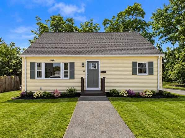 22 Myrtle Ave, Acushnet, MA 02743