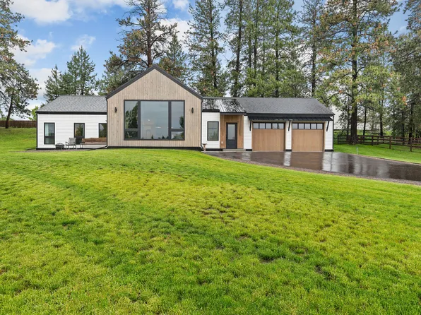 1924 Rapids Ave, Columbia Falls, MT 59912