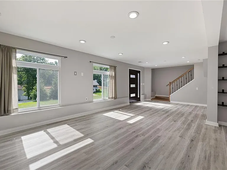 387 Pine Acres Dr — Photo 5