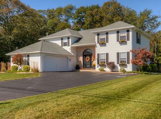 3 Lagoon View Rd, Waretown, NJ 08758