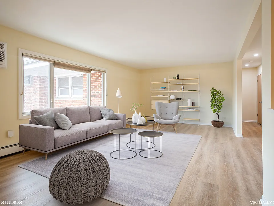 527 W Eastman St #2