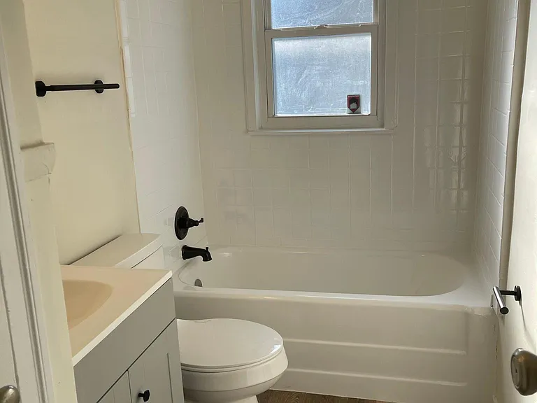 6016 Graceland Ave — Photo 12