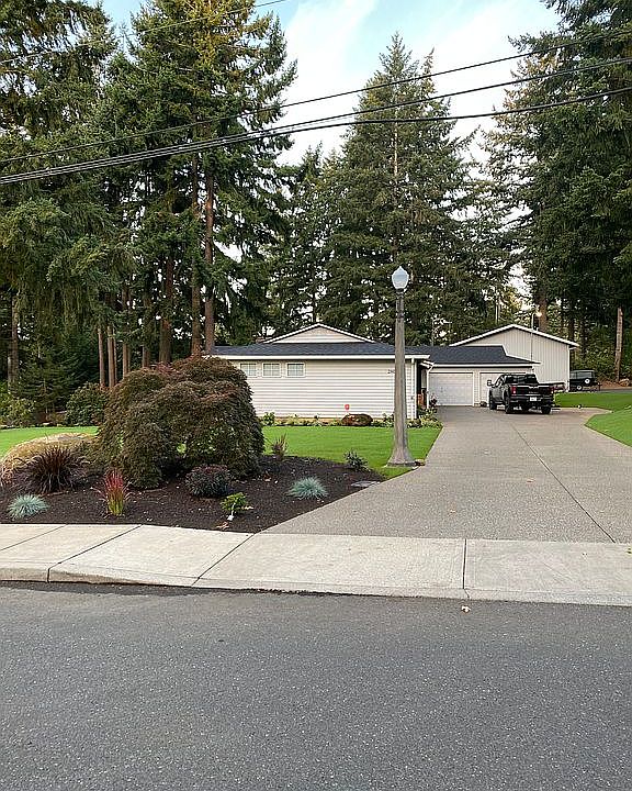 2nd image of 2600 SE Bella Vista Rd