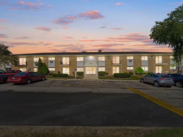 550 Chase Dr APT 2, Clarendon Hills, IL 60514