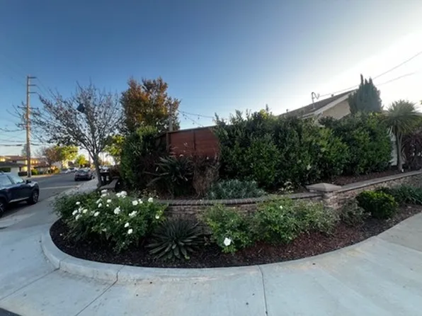 1833 Pomona Ave, Costa Mesa, CA 92627