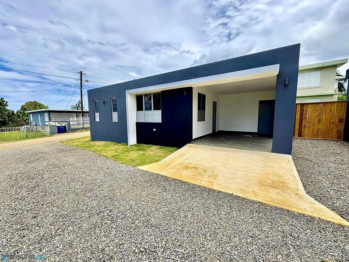 Building Photo - 9 Coralis #9