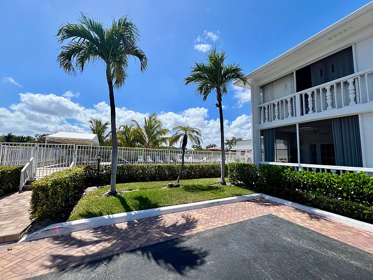 4201 S Ocean Blvd — Photo 16