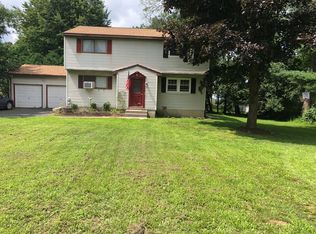 105 Jefferson Rd #B, Glenmont, NY 12077