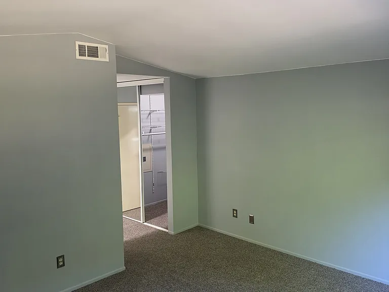 284 Elderberry St — Photo 6