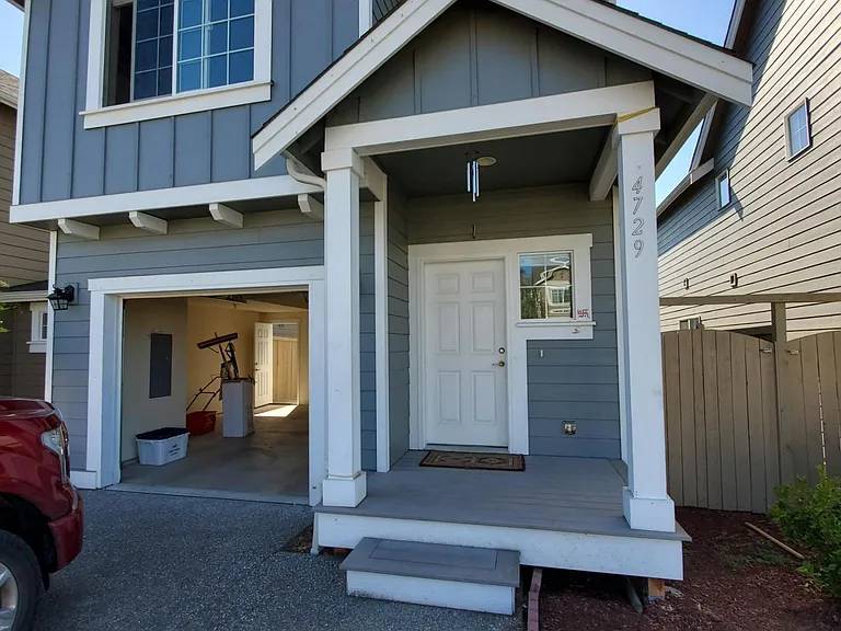 4729 Parker St — Photo 1