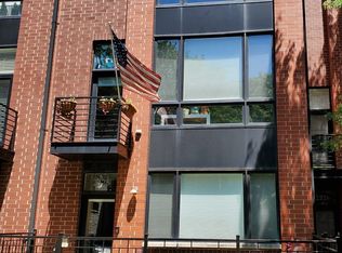 2328 W Wolfram St, Chicago, IL 60618