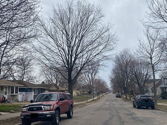 4th image of 3647 2nd St NE
