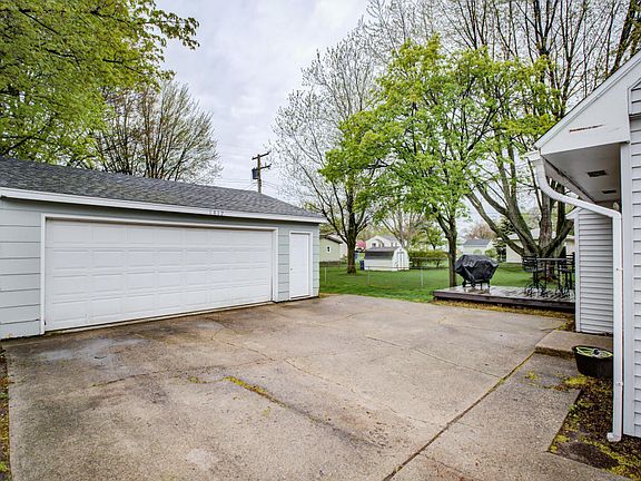 5th image of 1412 Slayton Ave