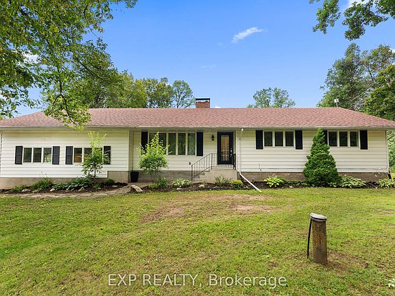 2nd image of 541 Collins Rd