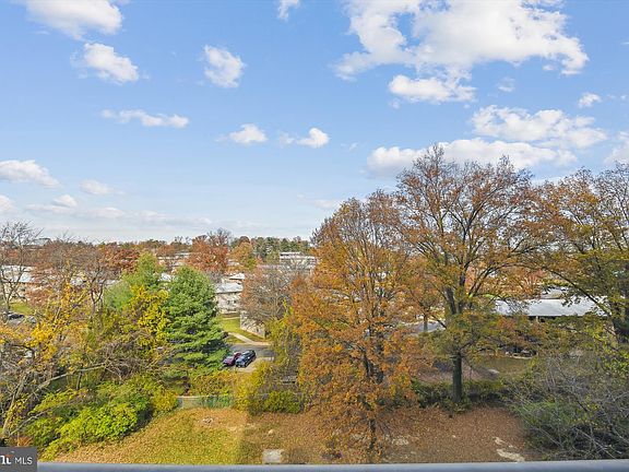 2nd image of 2300 Pimmit Dr APT 405