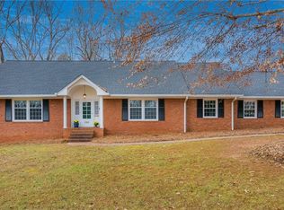 590 Quarterstaff Rd, Winston Salem, NC 27104
