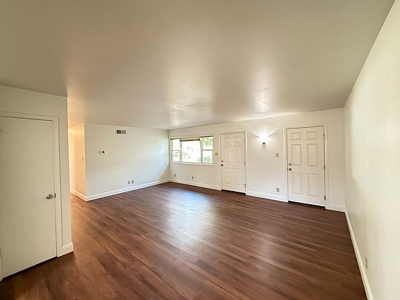 4th image of 5423 Biltmore Way