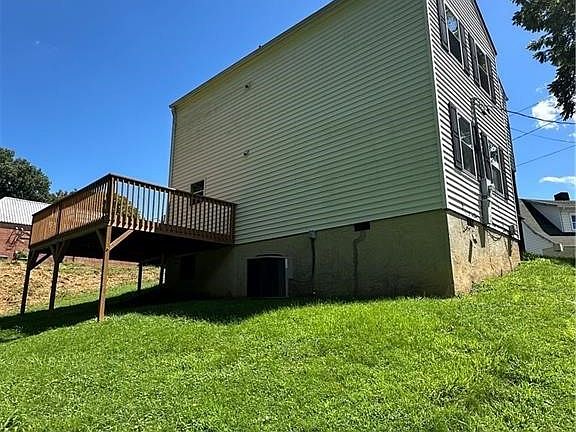 5th image of 804 Elizabeth Street