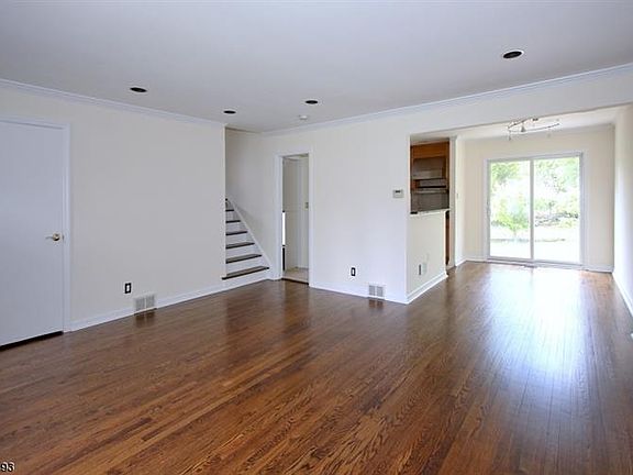 3rd image of 89 Belmont Dr