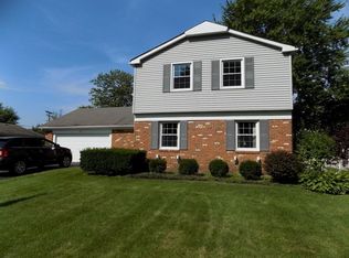 306 Regent Dr, Buffalo Grove, IL 60089