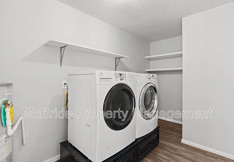3615 Goldfinch Dr — Photo 24