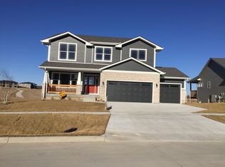 8012 NW 95th Cir, Johnston, IA 50131