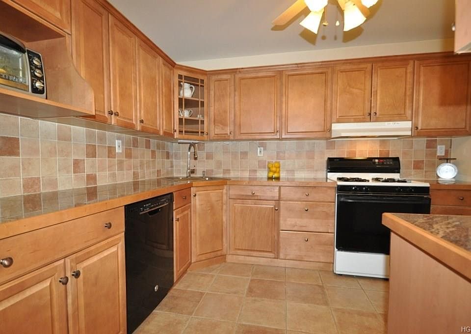 1st image of 2 Fountain Ln APT 3K