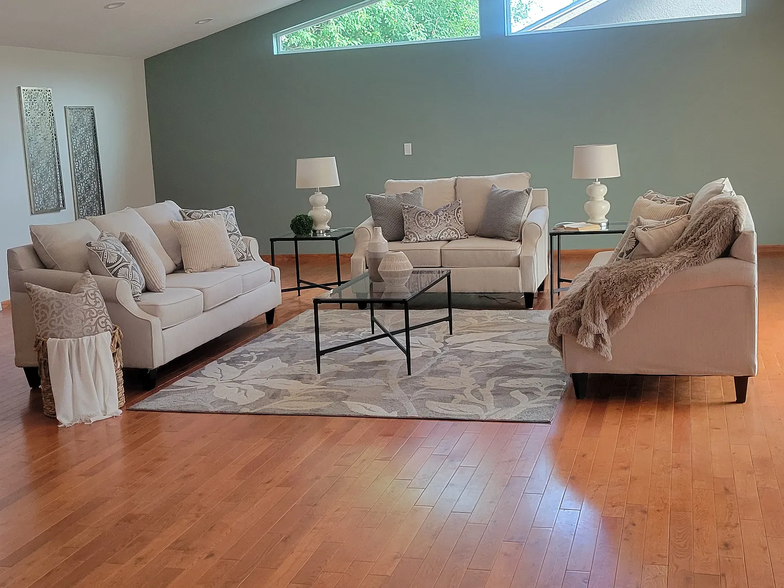 2505 Avondale Dr — Photo 3